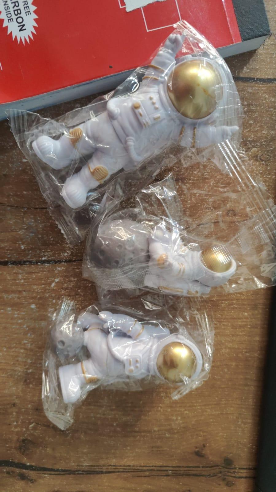 Astronaut Spaceman Statue Ornament Home Office Desktop Figurine Decors Set of 3 - Golden.