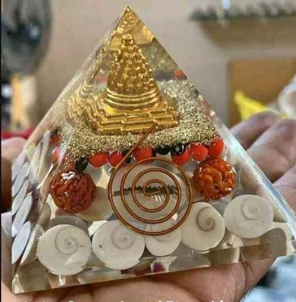 Lakshmi Pyramid with Shree Yantra & Gomati Chakra for Wealth & Spiritual Growth